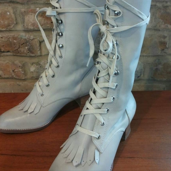 DISO THESE MISS L FIRE SHOES SIZES 40,41, AND42 PRETTY PLEASE 🙏 - Picture 8 of 8